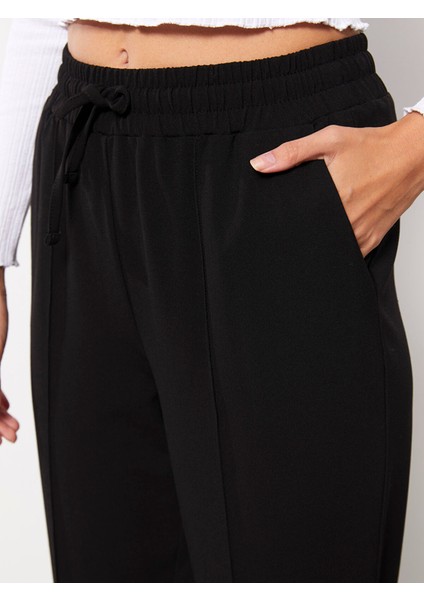 Yeni Sezon Kadın Beli Lastikli Standart Fit Düz Jogger Pantolon fırsatları