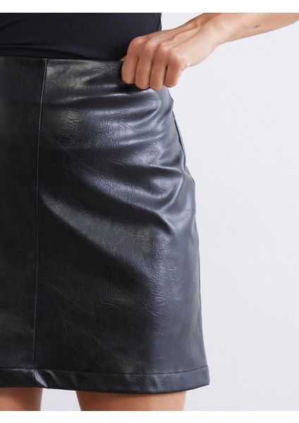 Yeni Sezon Beli Fermuarlı Deri Görünümlü Mini Etek modelleri