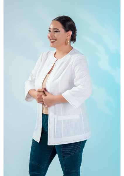 Kadın Büyük Beden Nakışlı Beyaz Ceket modelleri