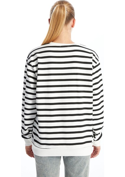 Yeni Sezon Bisiklet Yaka Çizgili Oversize Kadın Kalın Sweatshirt fırsatları