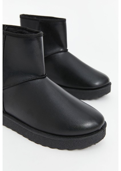 Yeni Sezon Deri Görünümlü Kadın Kar Botu modelleri