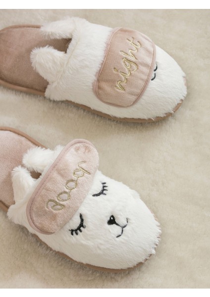 Yeni Sezon 3D Aplike Detaylı Nakışlı Pelüş Kadın Ev Terliği modelleri