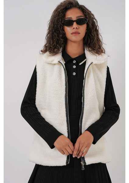 6793 Peluş Yelek - Beyaz fırsatları