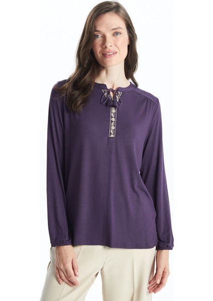 Yeni Sezon Bağlamalı Yaka Nakışlı Kadın Bluz