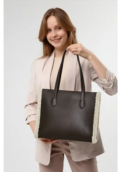 Kahverengi Polar Detaylı Geniş Omuz Çantası