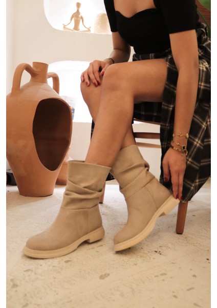 Chelby Bej Süet Dikişli Taban Körüklü Günlük Kadın Botu