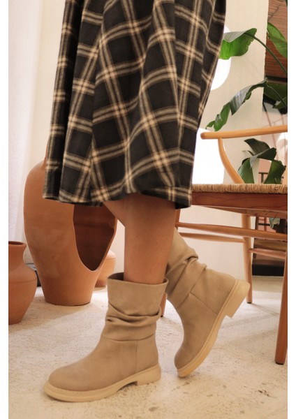 Chelby Bej Süet Dikişli Taban Körüklü Günlük Kadın Botu fiyatları