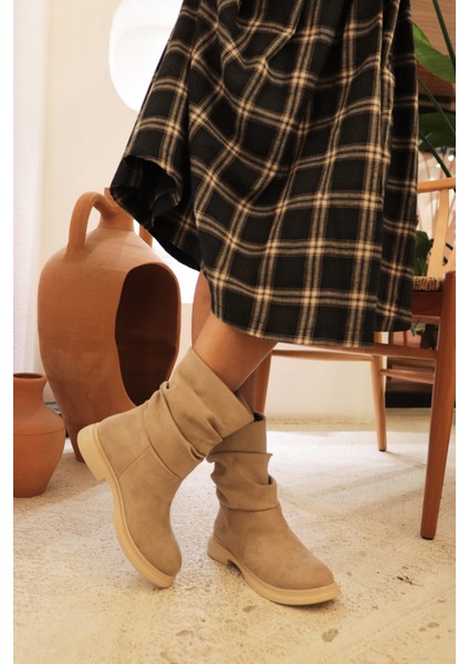 Chelby Bej Süet Dikişli Taban Körüklü Günlük Kadın Botu modelleri