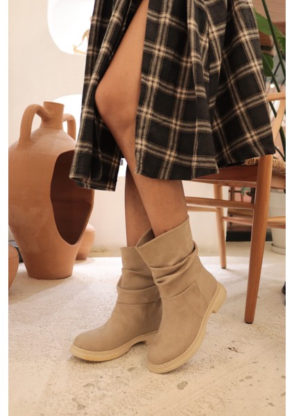 Chelby Bej Süet Dikişli Taban Körüklü Günlük Kadın Botu fırsatları