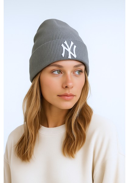 Ny New York Nakışlı Yumuşak Dokulu Unisex Kışlık Şapka Akrilik Gri Renk Triko Bere