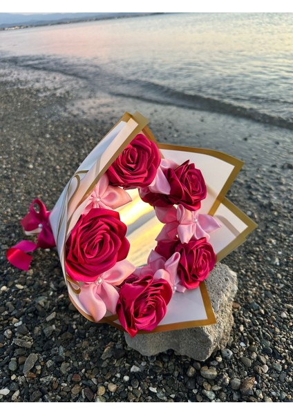 Lotus ve Gül Buketi-10'lu fiyatları