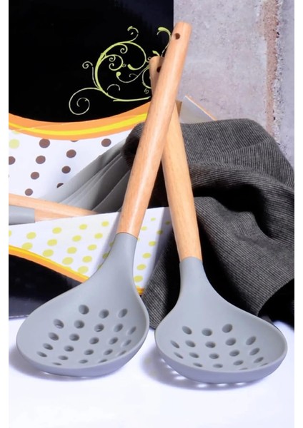 Bambu Saplı Silikon Kevgir Füme 1 Adet