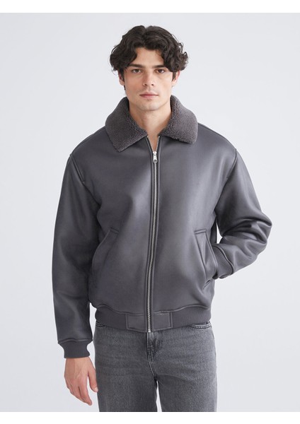 Yeni Sezon Pelüş Yaka Erkek Deri Görünümlü Mont