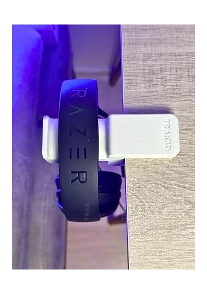 TRAK3D Premium Asılabilir Kulaklık Standı – En Sağlam V4 Modeli, Kaydırmaz Keçeli, Ergonomik Masaüstü Askı, Polardock Edition (Montaj Videosunu Izlemeden Kullanmayın) modelleri