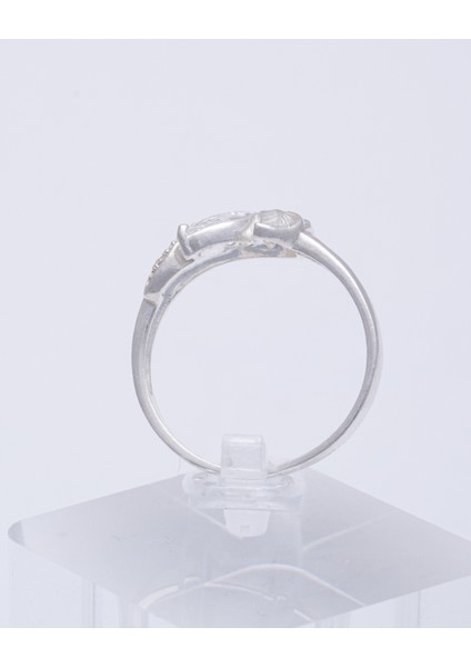 Zarif Yaprak Detaylı Tektaş Görünümlü 925 Ayar Gümüş Yüzük – Doğal Şıklığın Sembolik Hali fırsatları