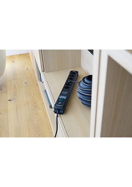 Premium- 6'lı Priz, 60.000 A'ya Kadar Yüksek Gerilim Korumalı (Anahtarlı ve 3 M Kablolu Çoklu Priz, Duvar Montajı, Alman Malı) Siyah fiyatları