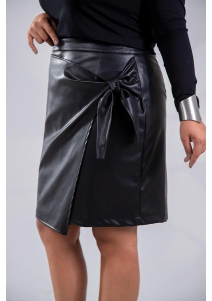 Kadın Büyük Beden Yandan Bağlamalı Suni Deri Siyah Etek modelleri
