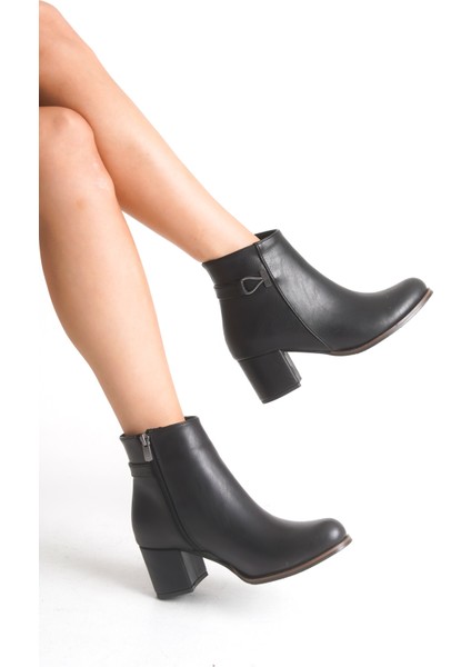 Metal Detaylı Topuklu Bilek Boy Topuklu Kadın Siyah Bot Bootie