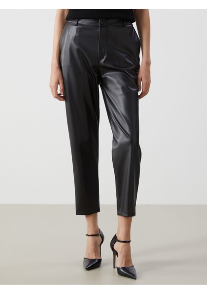 Yeni Sezon Standart Fit Deri Görünümlü Kadın Pantolon modelleri