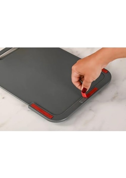 Pro Kitchen Serisi Dolaba & Yapışkanlı Hazneli 2'li Kesme Tahtası Silikon modelleri