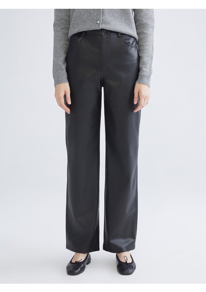 Yeni Sezon Dar Fit Deri Görünümlü Kadın Pantolon fiyatları