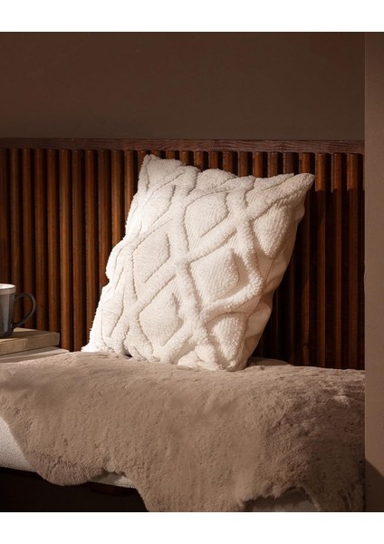 Coco Roussillon Kırlent Kılıfı - Beyaz - 45X45 cm