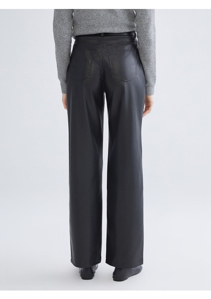 Yeni Sezon Dar Fit Deri Görünümlü Kadın Pantolon fırsatları