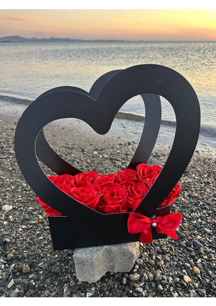 10' Solmayan Gül Çantası