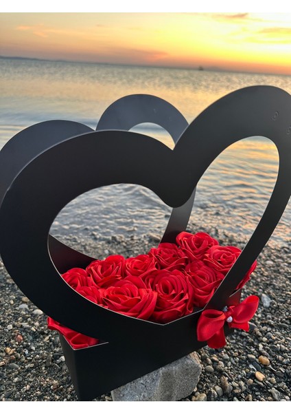 10' Solmayan Gül Çantası fırsatları