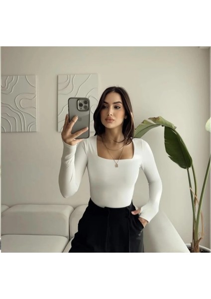 Kadın Kare Yaka Parmak Geçmeli Bluz fiyatları