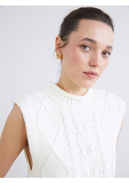 Yeni Sezon Dik Yaka Kendinden Desenli Kadın Triko Süveter modelleri