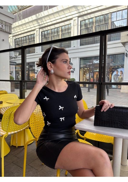 Sptrns Fiyonklu Bluz Siyah (Beden: L) modelleri