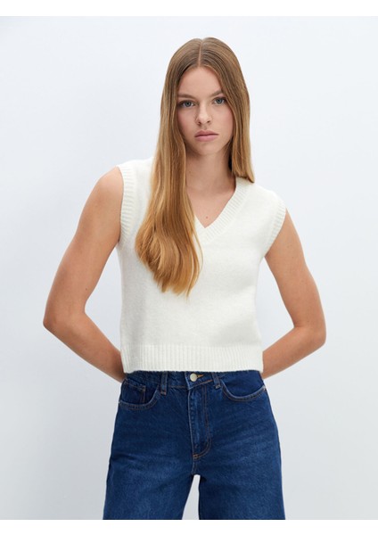 Yeni Sezon Kadın V Yaka Düz Triko Süveter