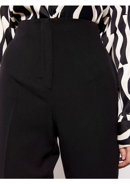 Yeni Sezon Kadın Standart Fit Düz Pantolon fırsatları