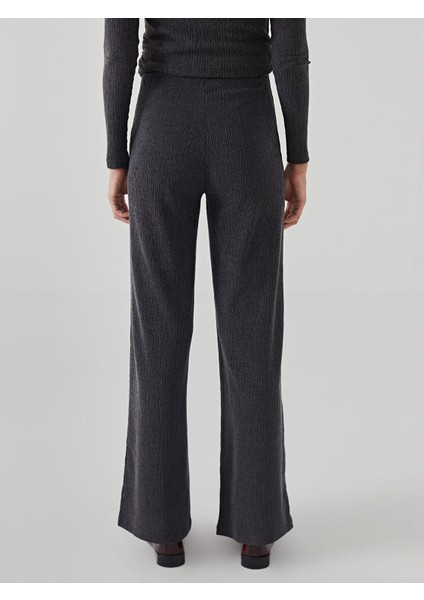 Yeni Sezon Standart Fit Dokulu Kadın Pantolon fırsatları