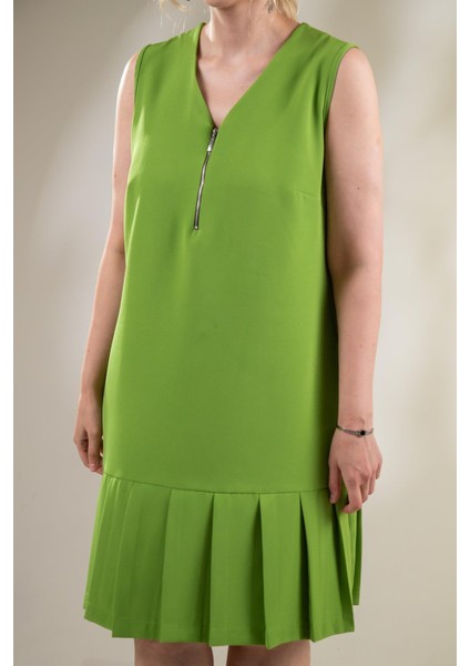 Kadın Büyük Beden Eteği Pileli Yeşil Elbise