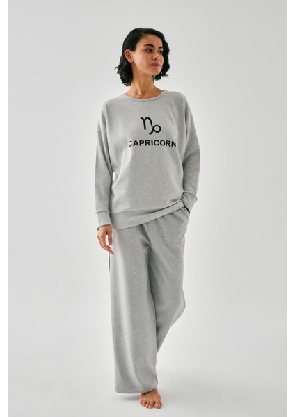 Kadın Gri Oğlak Burcu Oversize 2 Iplik Eşofman Ev Giyim Takımı modelleri