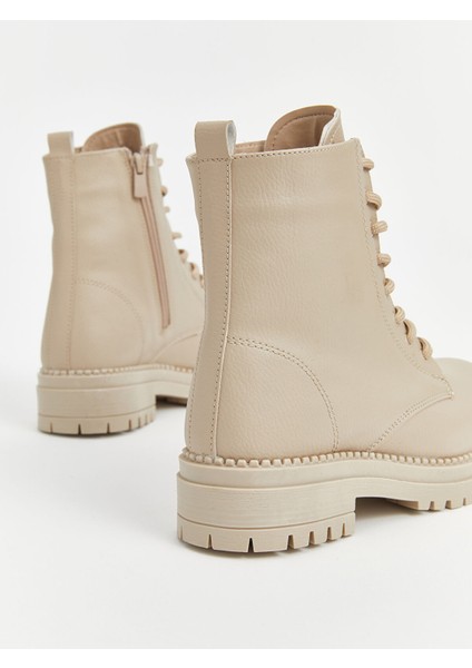 Yeni Sezon Bağcıklı Deri Görünümlü Kadın Bot fırsatları