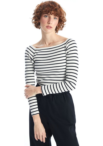 Yeni Sezon Kayık Yaka Çizgili Kadın Body