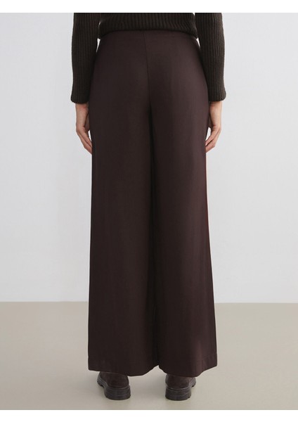 Yeni Sezon Standart Fit Geniş Paça Kadın Pantolon fırsatları