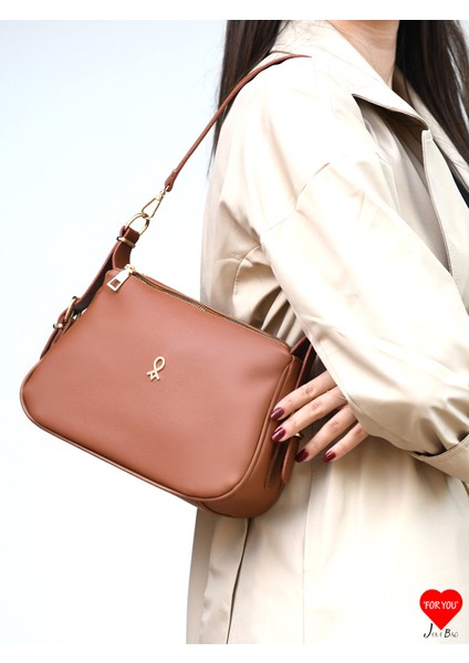 Sofia 3 Bölmeli Yumuşak Deri Çift Askılı Baget ve Omuz Çantası fiyatları