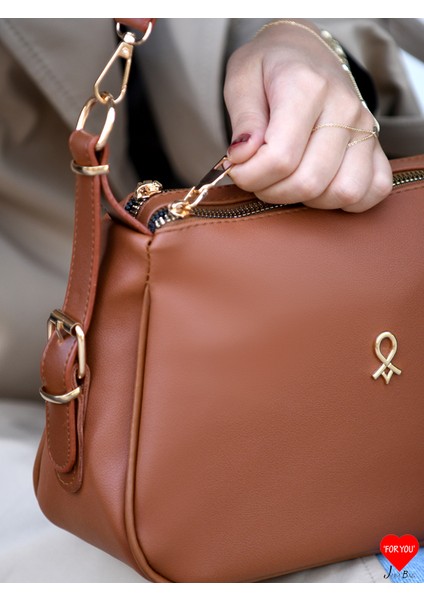 Sofia 3 Bölmeli Yumuşak Deri Çift Askılı Baget ve Omuz Çantası