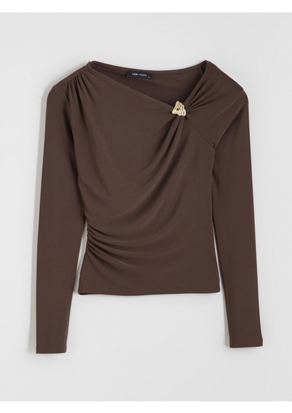 Yeni Sezon Kayık Yaka Büzgülü Bluz indirimleri