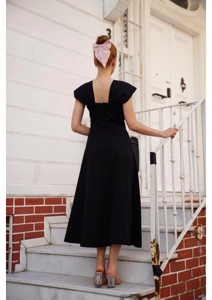 Sptrns U Yaka Prenses Elbise Siyah S255101 (Beden: L) fiyatları