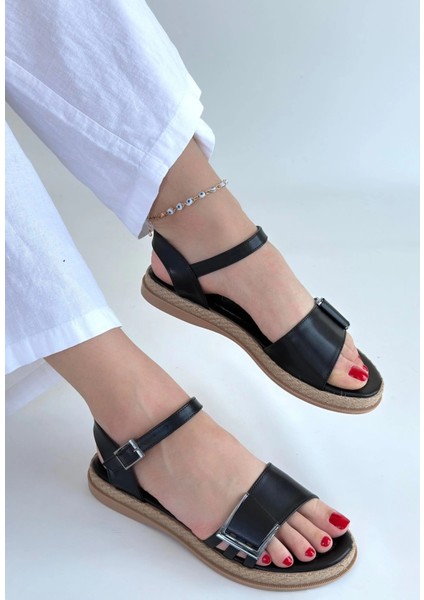 Yzlal Andana Siyah Cilt Sandalet (Numara: 39)