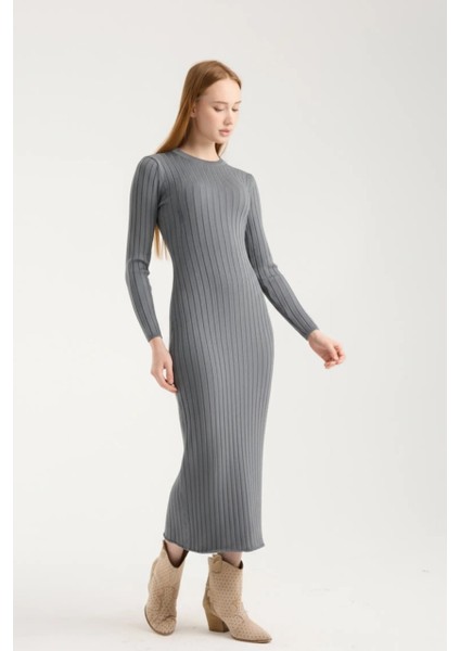 Vücuda Oturan Uzun Kollu Ribana Triko Elbise