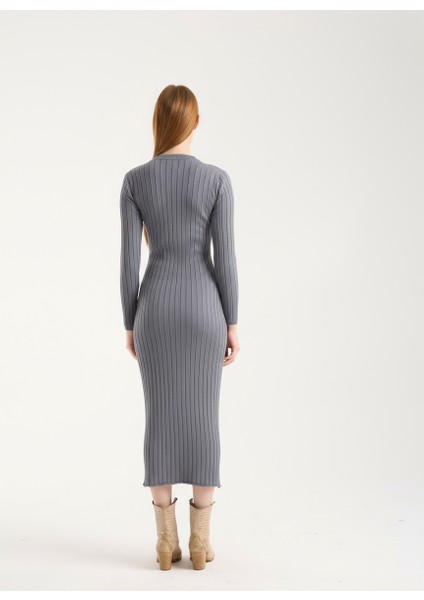 Vücuda Oturan Uzun Kollu Ribana Triko Elbise