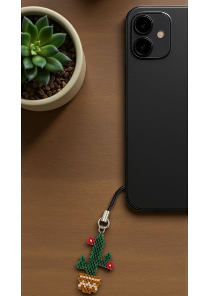 Miyuki Boncuk El Yapımı Kırmızı Çiçekli Kaktüs Telefon Çarmı - Charm fiyatları