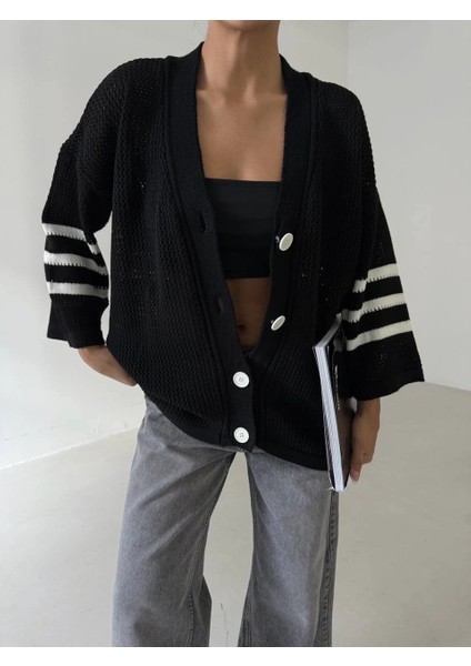 Sptrns Büyük Düğmeli Salaş Triko Hırka Siyahbeyaz (Beden: Standart)