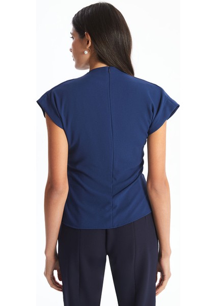 Yeni Sezon Dökümlü Yaka Kadın Bluz fırsatları